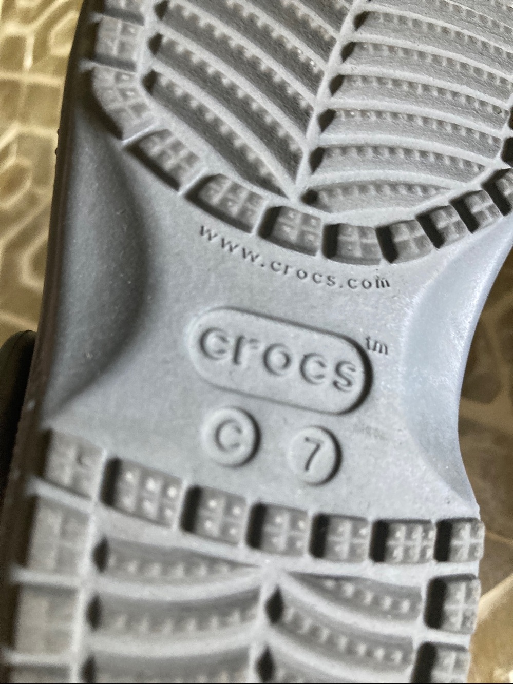 LIKE NEW! CROCS Kids Classic Clog in ‘slate grey’ - Picture 11 of 12